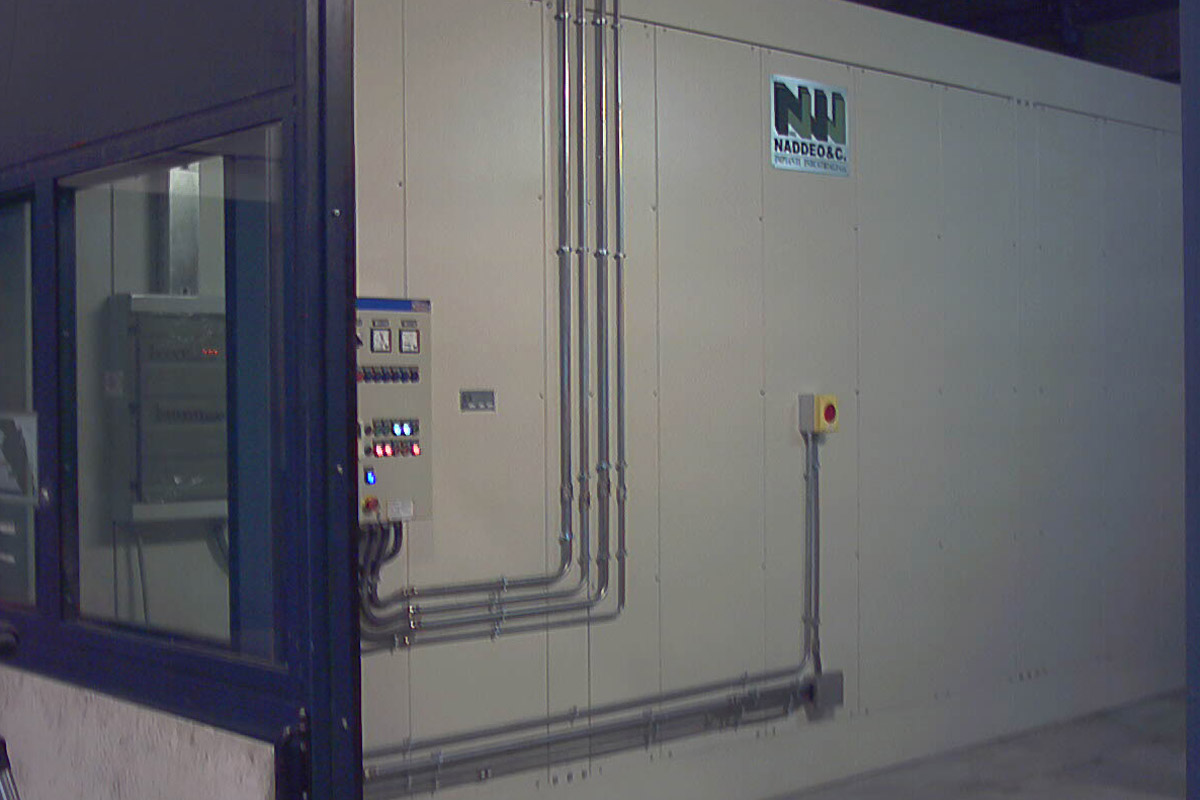 Vista esterna con quadro di comando