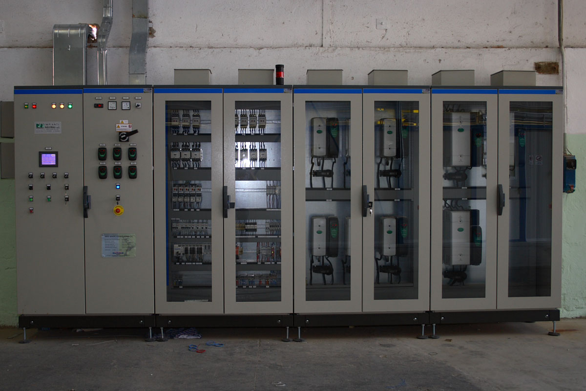 Quadro di comando e controllo con inverter per controllo automatico DeltaP